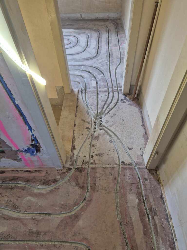Distribution des circuits de chauffage au sol vers l’étage