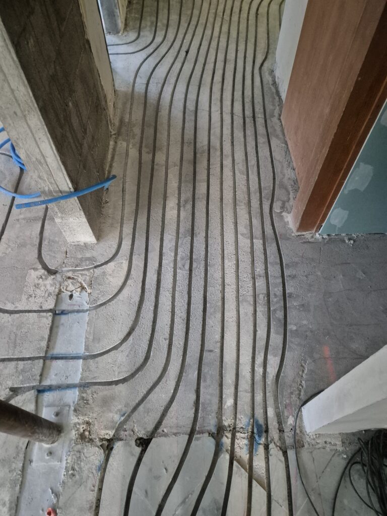 Passage technique étroit pour chauffage au sol